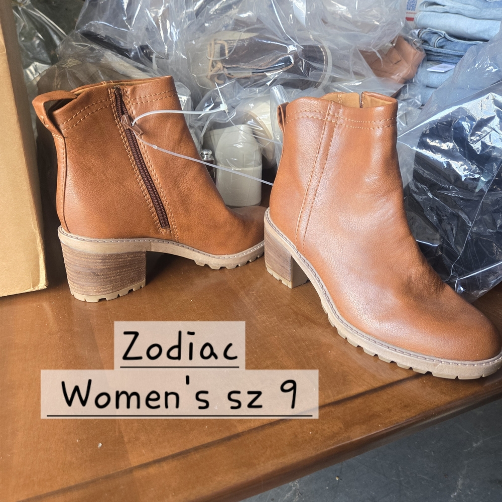 Zodiac Women's Tan Ankle Boots